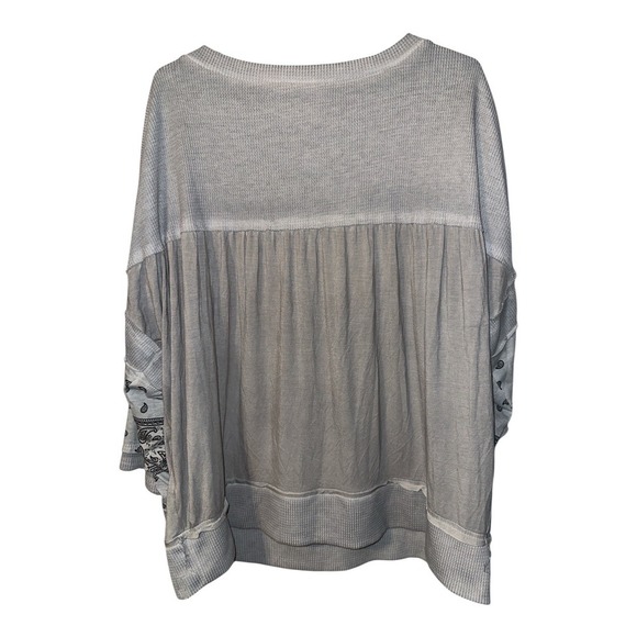 POL Gray Oversized Bandana Print Top, Large - Picture 5 of 8